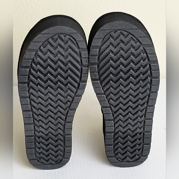 Madden Girl Embracce Cozy Mini Platform Black Winter Bootie Sleek Design 7/7.5 - Picture 7 of 11